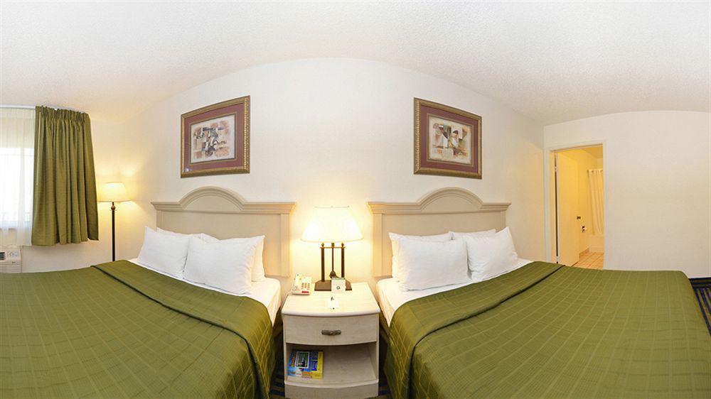 Super 8 By Wyndham San Diego Hotel Circle Eksteriør bilde